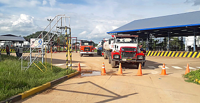Suministro garantizado. Camiones cisterna de YPFB inician el despacho de 150.000 litros de gasolina destinados a cubrir la demanda de la capital beniana