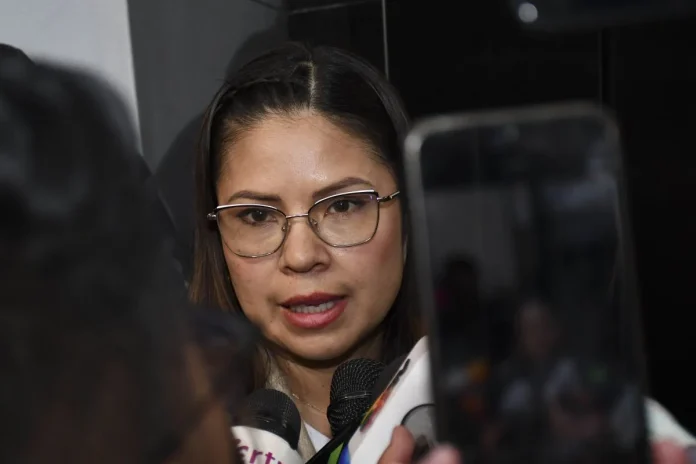 La diputada Diana Romero usa las sesiones solo para fiscalizar políticamente a su bancada, pero se ausenta del trabajo real
