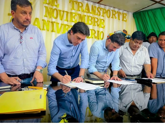 El acuerdo firmado establece compromisos para normalizar la calidad de los carburantes y frenar la amenaza de un paro regional