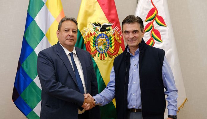 El presidente Rodrigo Paz posesionó a Sebastián Daroca como presidente ejecutivo interino de la estatal petrolera, en un acto realizado en Casa Grande del Pueblo