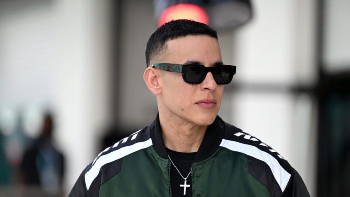 Es un hito enorme para la música urbana. Que la Academia reconozca a Daddy Yankee como Persona del Año 2026 es el broche de oro para una carrera legendaria que ha llegado a lo más alto de la música latina