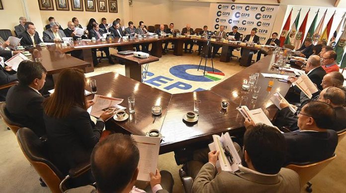 La Confederación de Empresarios Privados de Bolivia (CEPB) ha puesto un freno a las aspiraciones de la Central Obrera Boliviana que plantea un incremento considerado incongruente e inaceptable