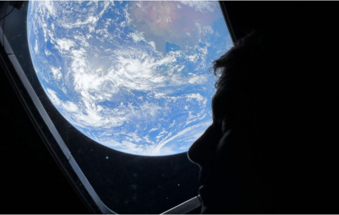 Durante la misión, los astronautas pudieron observar la circunferencia completa del satélite antes de emprender el viaje de vuelta a casa